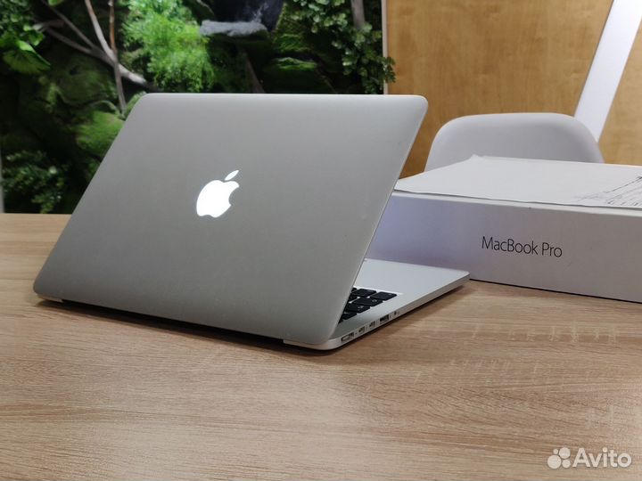 MacBook Pro 13 retina / i5 / 8gb / ssd / 2k