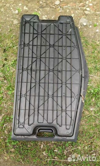 Пол багажника, ниша Audi Q7 2005-2015