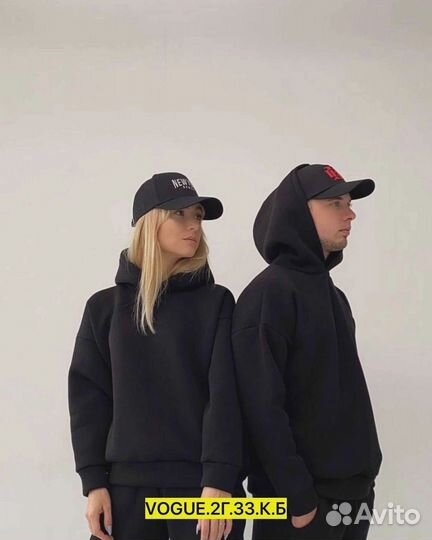 Новый спортивный костюм унисекс