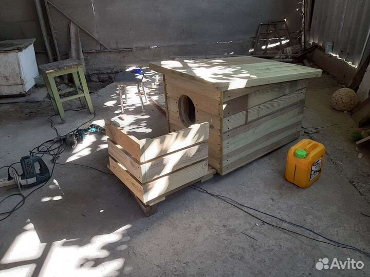 Будка для собаки сильно утепленная