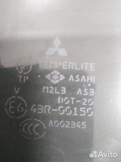 Стекло двери задней левой форточка Mitsubishi Paje