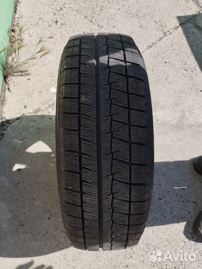 Bridgestone Blizzak Ice 215/65 R16 M