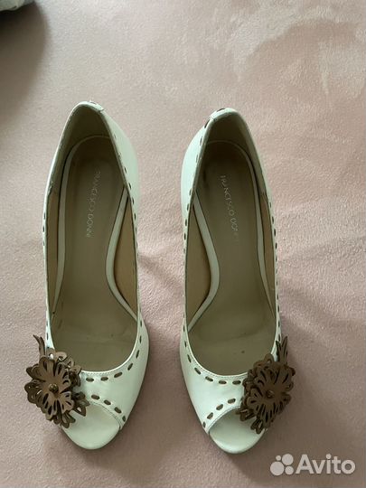 Туфли с открытым носом