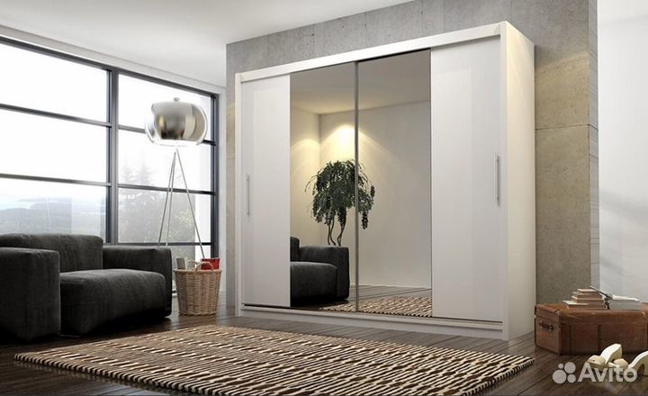 Шкаф купе белый с зеркалом