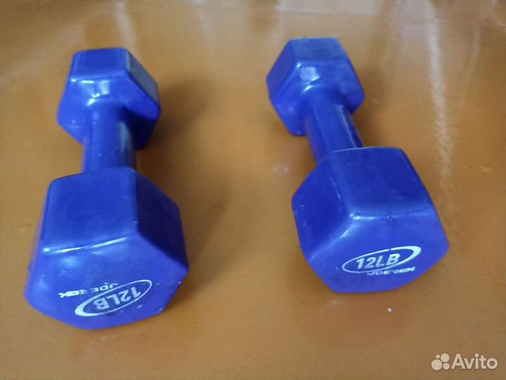 Набор гантелей