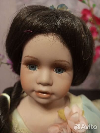 Кукла фарфоровая коллекционная