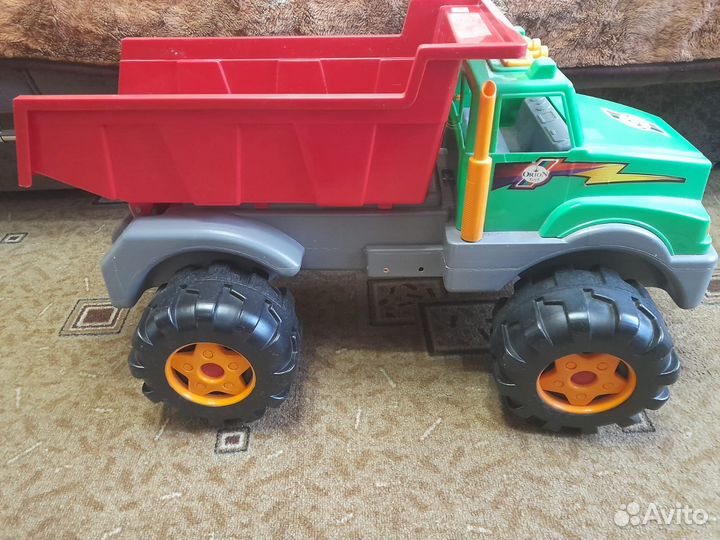 Большой грузовик игрушка