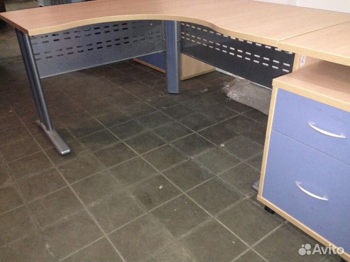 Комплект офисной мебели