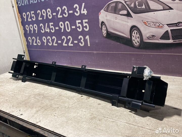 Усилитель переднего бампера Форд Транзит с 2000г