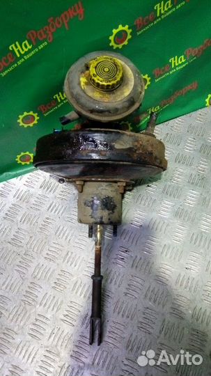 Вакуумный усилитель тормозов Audi 80 седан 1.8