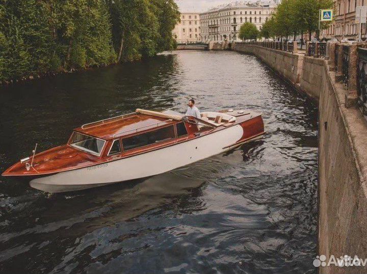 Аренда катера Версаль