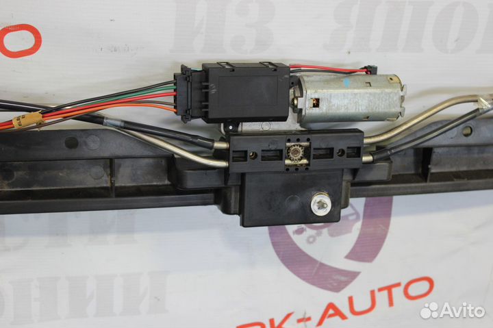 Люк в сборе на Chevrolet Suburban GMT800