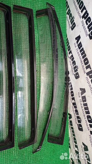 Ветровик Toyota Ipsum ACM26 2AZ-FE 2003.11