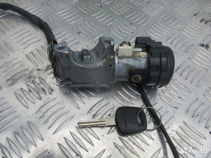 Замок зажигания Субару Форестер S10