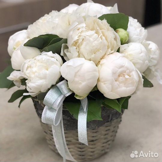 Букет из белых пионов цветы
