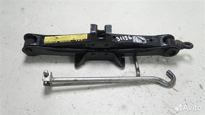 Домкрат Toyota Wish ZNE10