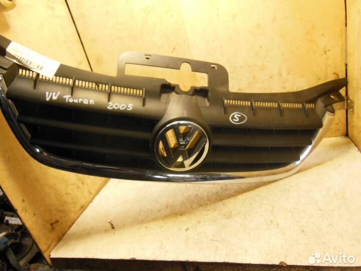 Решетка радиатора Volkswagen Touran