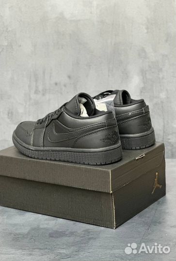 Кроссовки Nike Air Jordan 1 Low Triple Black