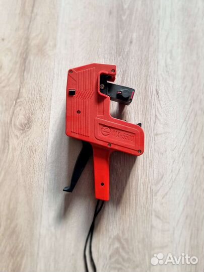 Этикет пистолет