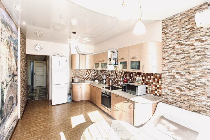 2-к. квартира, 82 м², 13/15 эт.