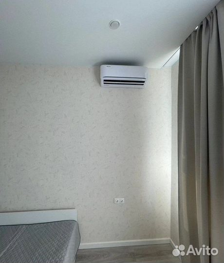 Кондиционер черный, белый, серый, золотой