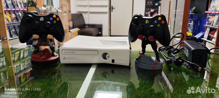 Xbox 360S 250GB(freeboot-Аврора) 2 Джоя/Много Игр