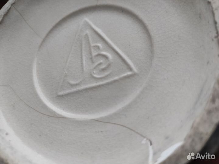 Вазы фарфоровые для цветов