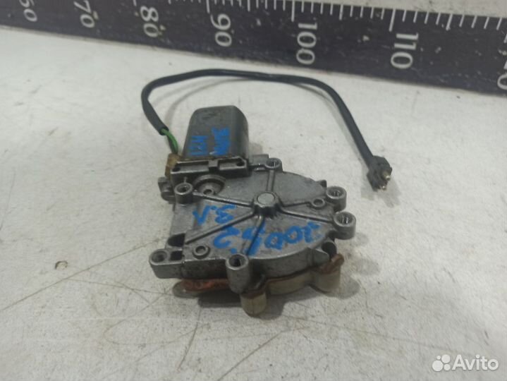 Моторчик переднего левого стеклоподъемника