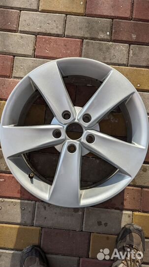 Диск литой r17 5x114 3