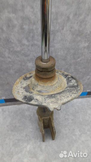 Амортизатор передний правый Peugeot 408 1.6 115