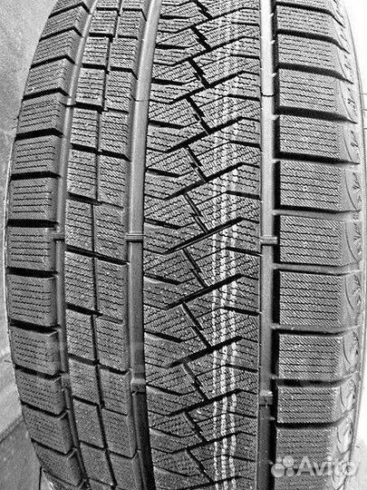 Triangle Snowlink PL02 275/45 R20