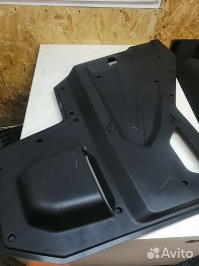 Продам внутреннюю облицовку двери CF moto