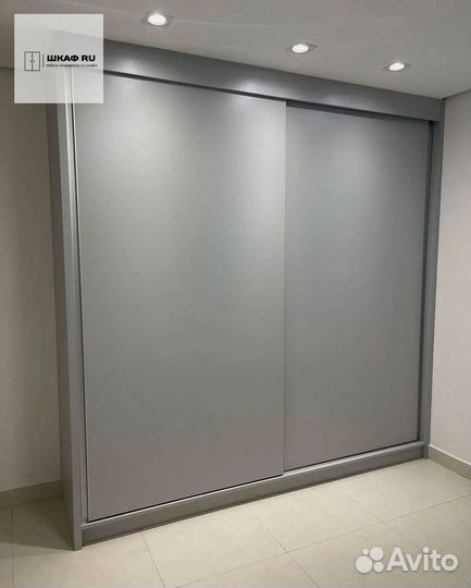 Шкаф распашной с фрезеровкой