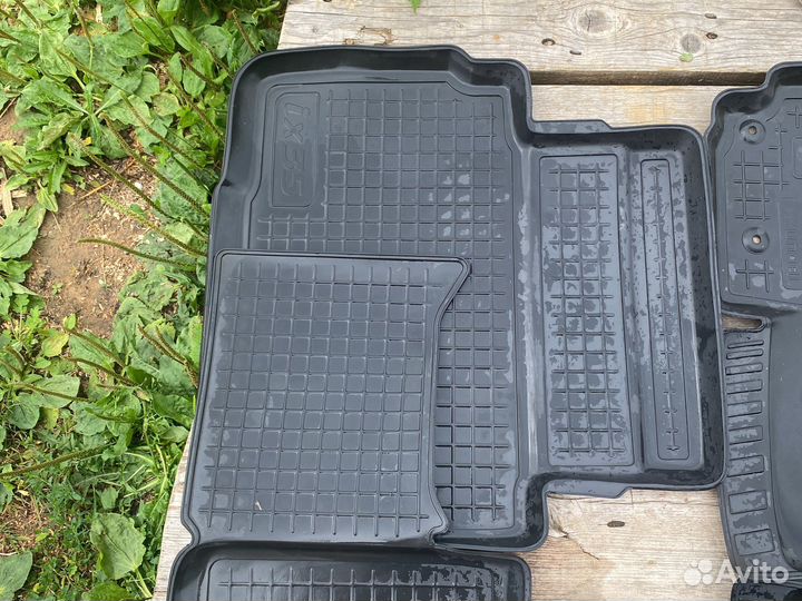 Автомобильные коврики резиновые ix35