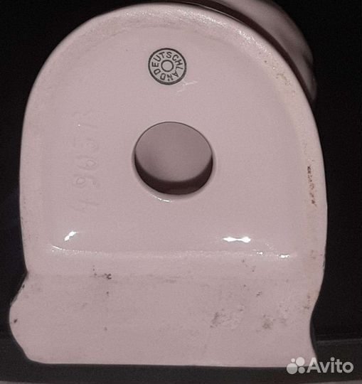 Букенд. Держатель книг. Фарфор