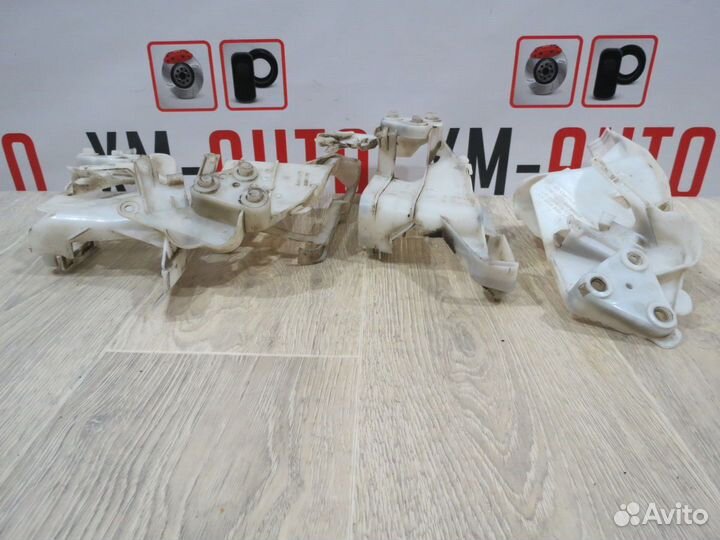 Кронштейн замка двери Volkswagen Passat B6