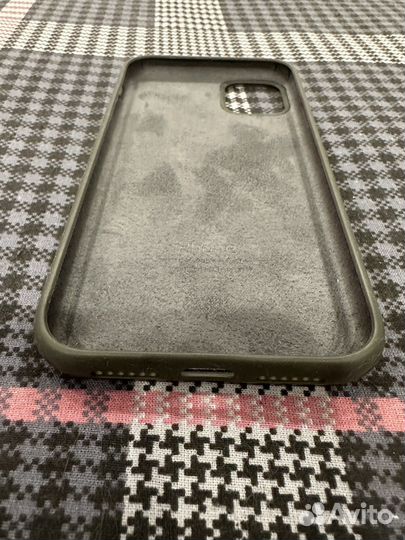 Чехол на iPhone 11