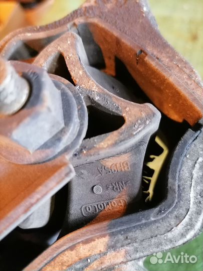 Опора двигателя (подушка двс) 6G92-6L063 Volvo V70