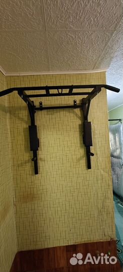 Турник настенный 3 в 1: турник, брусья и пресс