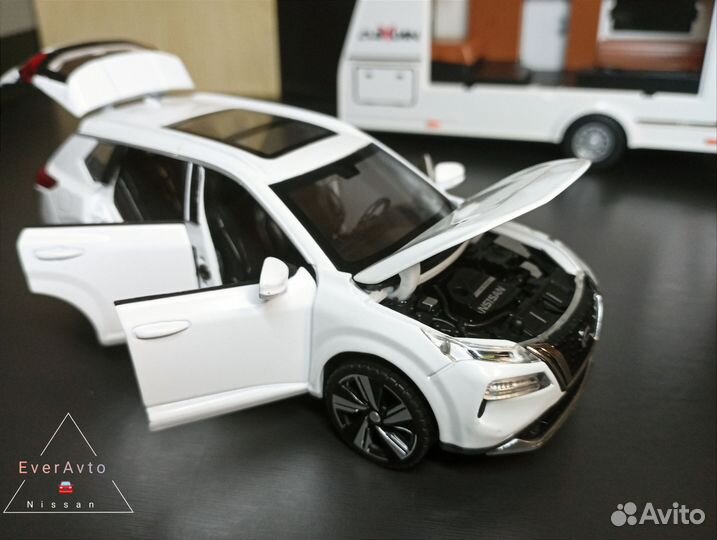 Машинка металлическая Nissan X-Trail с автодомом