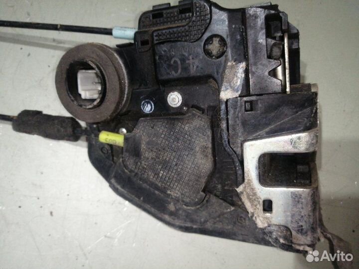 Замок двери Toyota Corolla E150