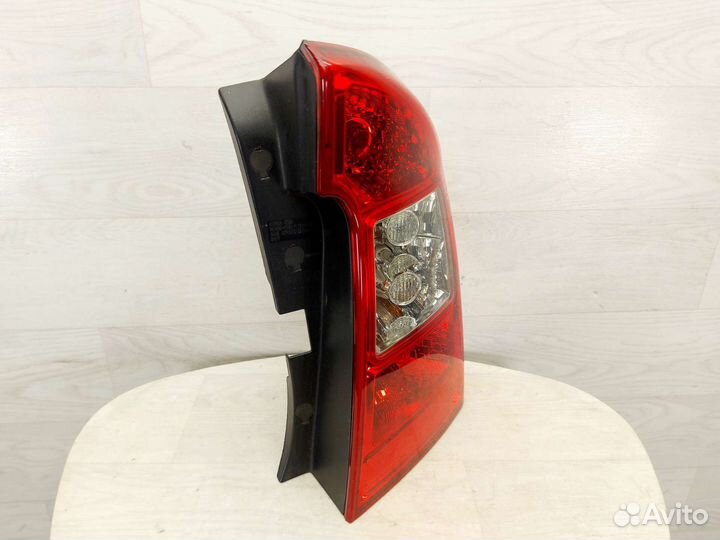 Фонарь задний правый Kia Carens 2006-2012