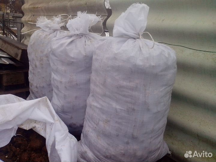 Конский навоз в мешках