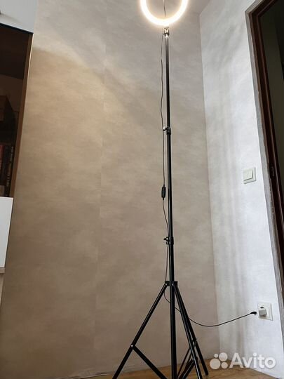 Кольцевая светодиодная лампа 26см со штативом 2 м