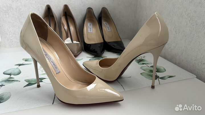 Stuart Weitzman, Tuna, шпилька