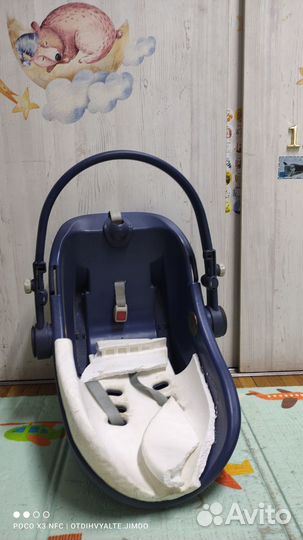 Отдам автокресло chicco