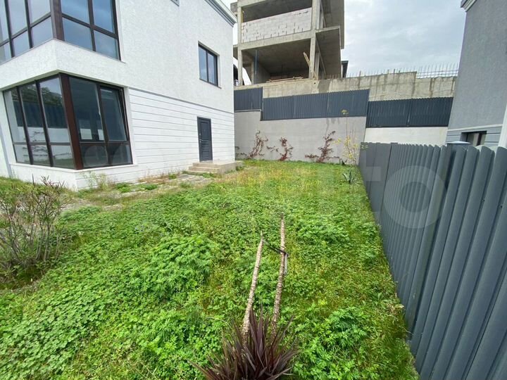 Дом 233,8 м² на участке 4,5 сот.