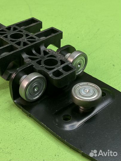 Тележка сдвижной крыши/стоек с роликами 38077260