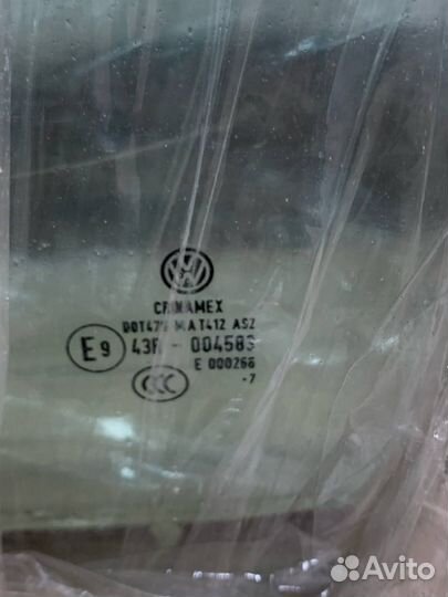 Стекло переднее левое Volkswagen Jetta 5