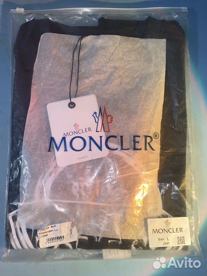 Футболка Moncler